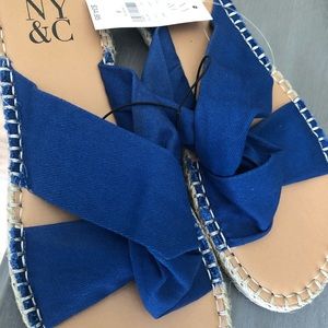 Flat slip in sandals